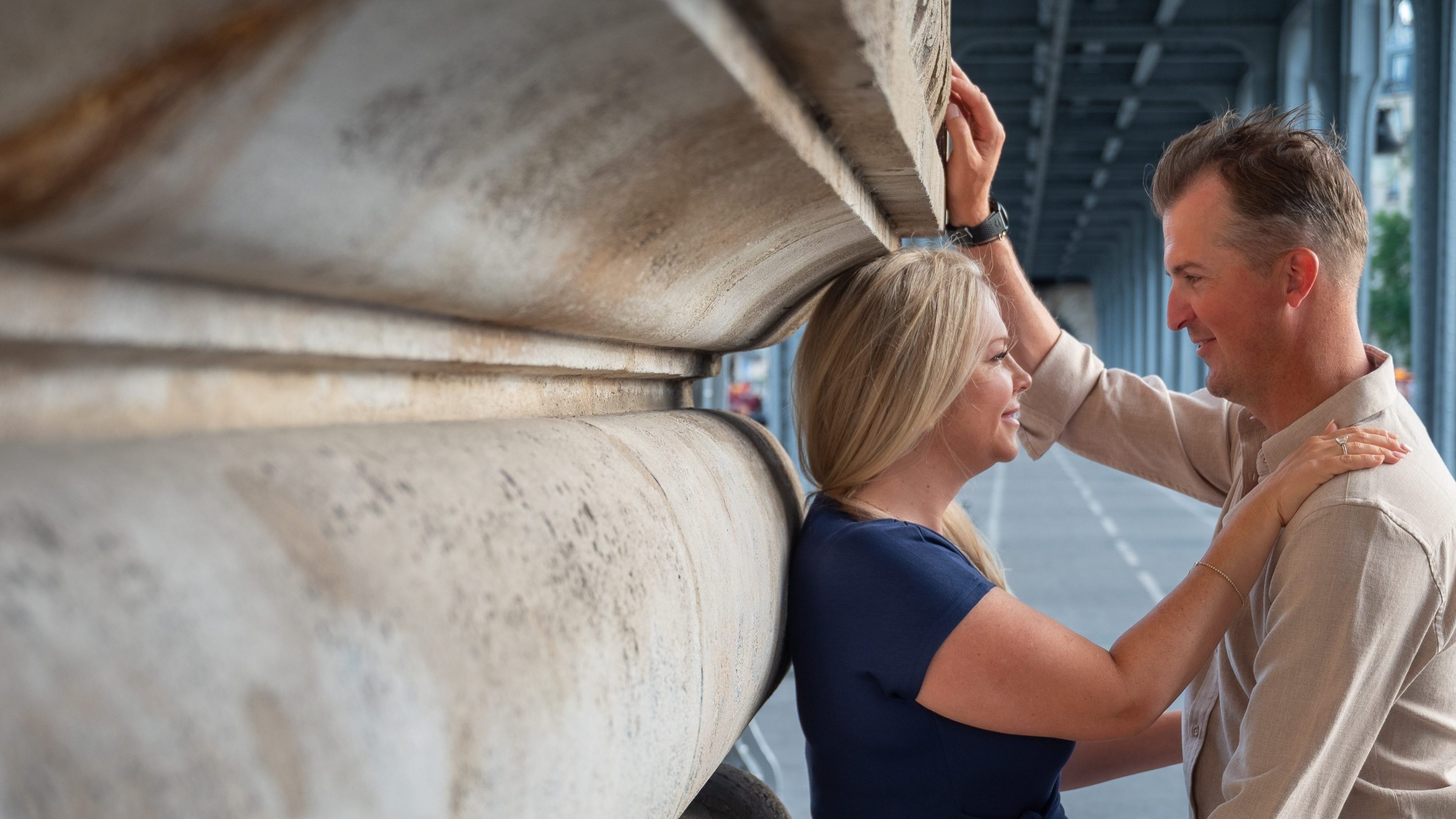 Book a professional photoshoot in Paris with tailored packages for solo travelers, couples, families and personal brands. Iconic locations, natural guidance, edited photos and fast delivery options.